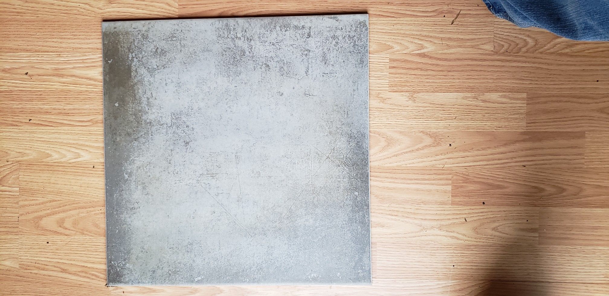 95.58 Sq Ft of (18" ×18")Tile