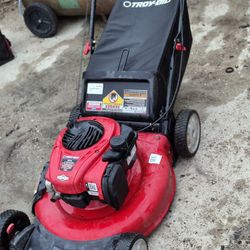 Troy Billt Push Law Mower In Good Working Condition 