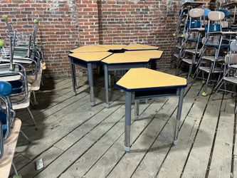 Classroom Student Desks & Chairs – Bulk Available