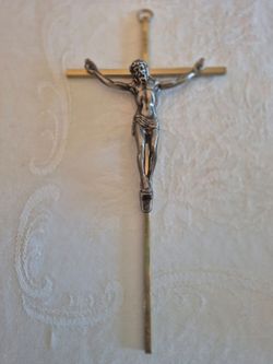 CATHOLIC CRUCIFIX JESUS READ BELOW