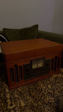 Vintage-Style Wooden Record Player Stereo