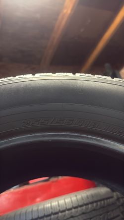 255/55/18 Yokohama