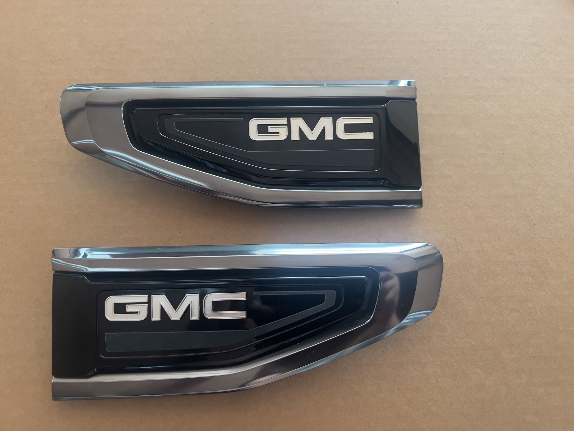 2021-2025 GMC YUKON/ YUKON XL Fender Badges