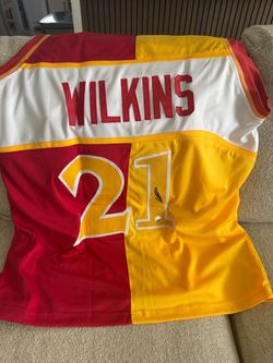 Hawks signed Dominique Wilkins jersey