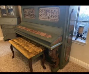 Piano - Kimball .FREE  / 