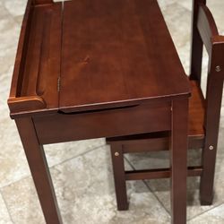 Melissa & Doug Desk and Chair (Queen Creek) ❄️Perfect holiday gift – brand new, never used!