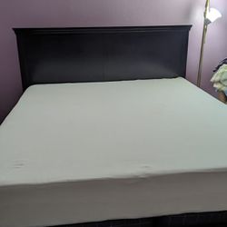 solid Wood King bed Set And Mattress