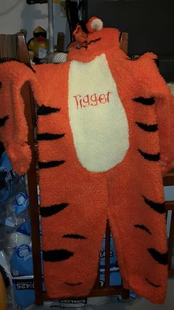 TIGGER COSTUME SIZE 4-6 T