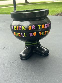 Halloween floor candy bowl