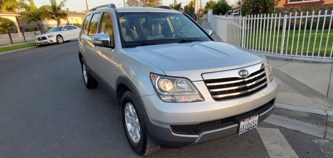 2009 KIA BORREGO LX