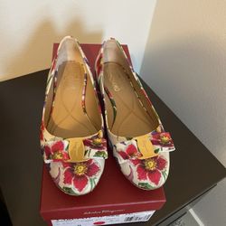 Salvatore Ferragamo Flat Shoes 