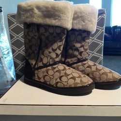 COACH Nicole Patened Leather Signature Boot W/ Soft Fur Lining