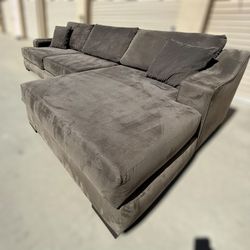 Living Spaces Lodge 2-Piece Chaise Sectional Sofa Couch