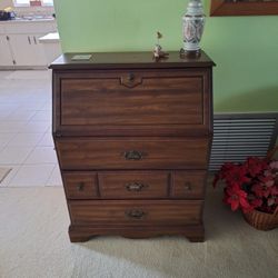 DMI Accent Desk