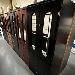 Bellos Guardarropas Variedad De Colores 