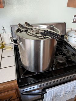 Professional 20 quart stainless steel pot