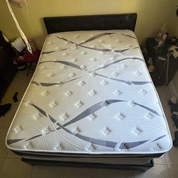Queen-size mattress ( Colchón Tamaño Queen. Poco Uso) 