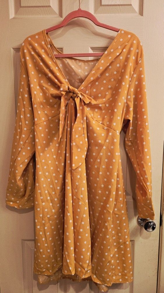 YELLOW DRESS/ RED SWEATER