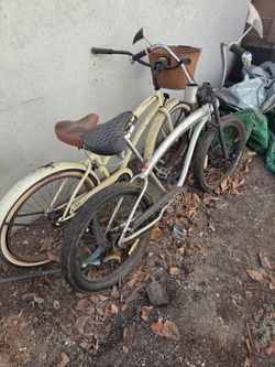 Free beach cruisers!