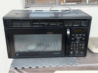 GE Spacemaker XL1400 Microwave – Black – Great Condition
