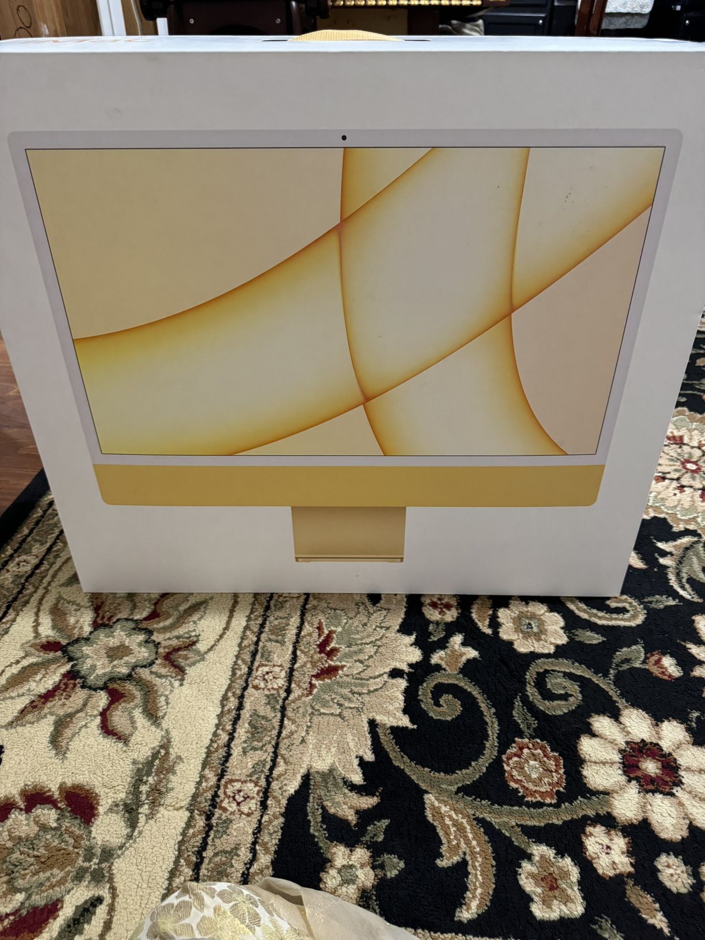 iMac with apple M1 chip 24 inches