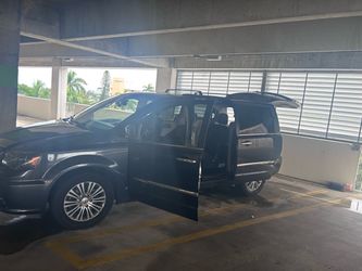 Chrysler Town and Country limited