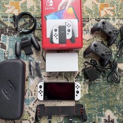 A Great Condition Switch OLED Model Handheld Console - 64GB - White Complete BUNDLE