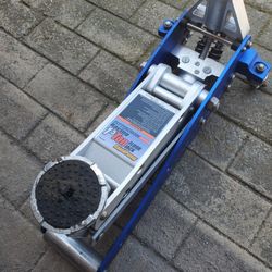 Floor Jack Pittsburgh 1.5T Low Profile 