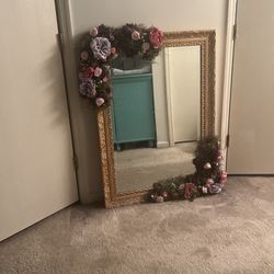 Beautiful Oversized Large   Gold  Mirror Must Go Asap Feel Free To Make An Offer 