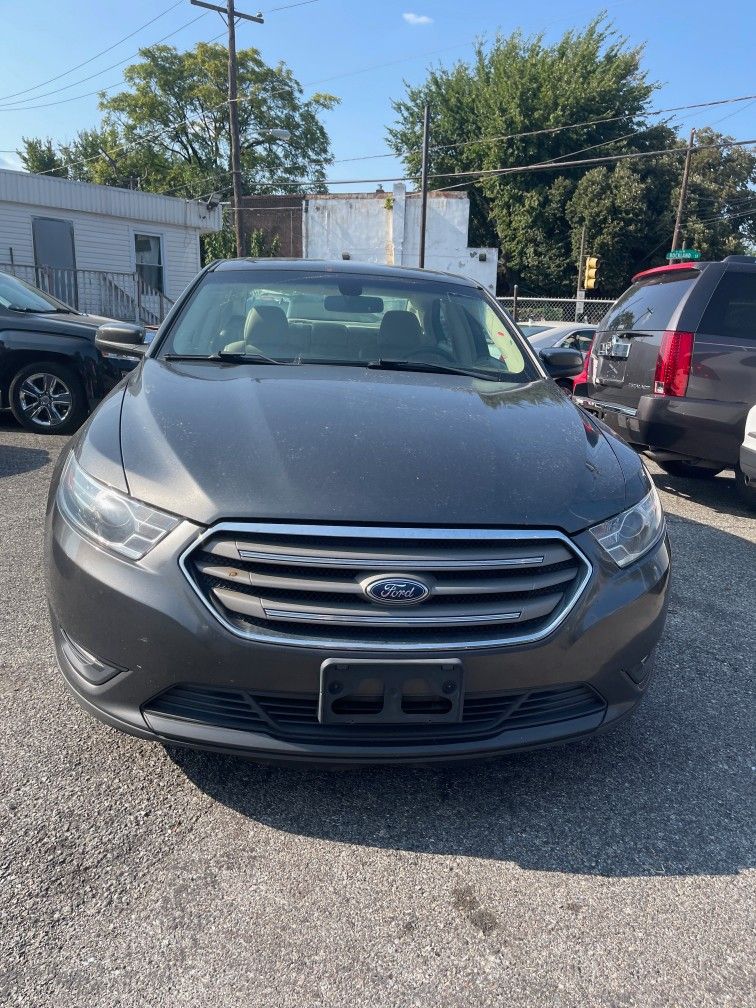 2018 Ford Taurus