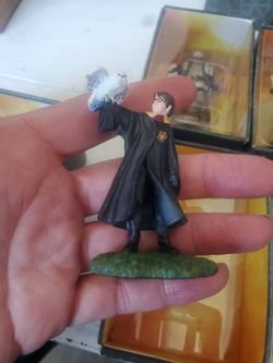 HARRY POTTER FIGURES
