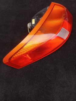 Porsche 911 LEFT Taillight Tail Light Assembly for a 99-00 996 Van Nuys