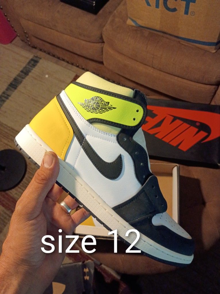 Jordan 1 University Volt