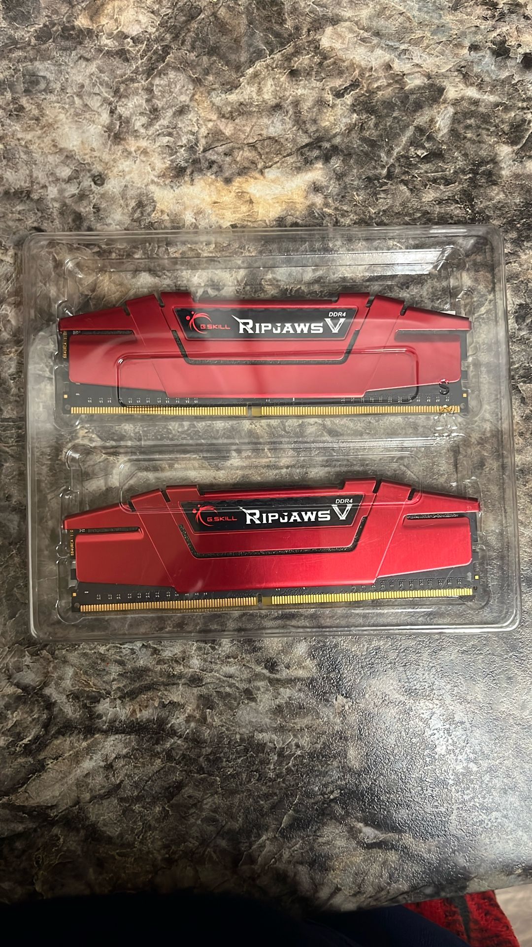 G.Skill RipJaws V Series 16gb (2x8GB) 288-pin PC RAM DDR4 3200 (PC4 25600) Desktop Memory Model F4-3200C16D-16GVRB