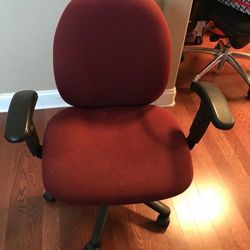 Rolling arm office/desk chair