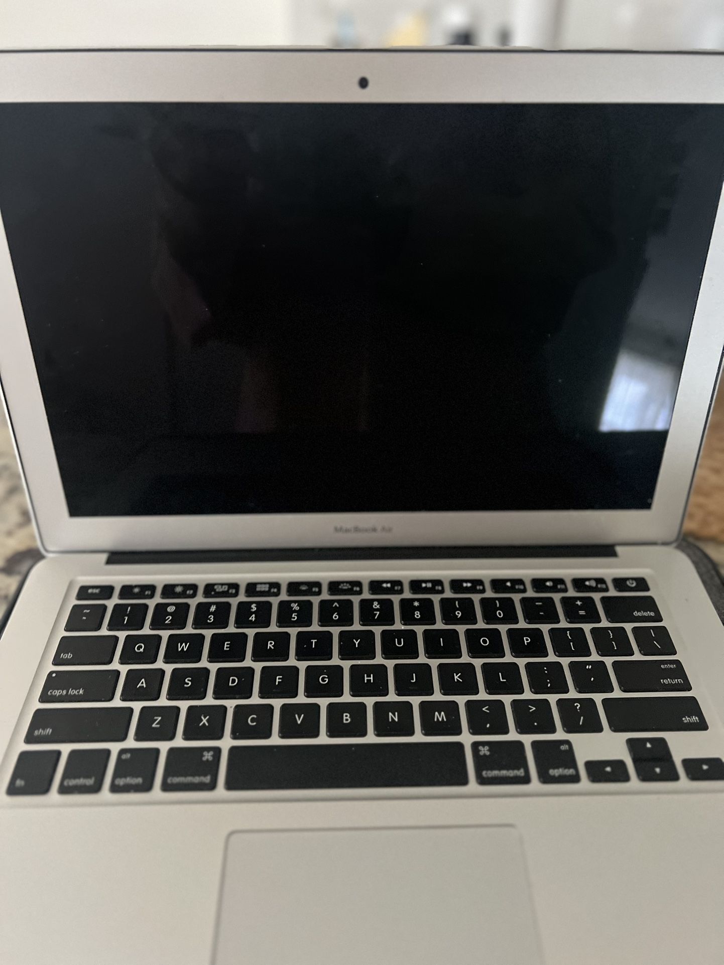 MacBook Air 13” (Early 2015)