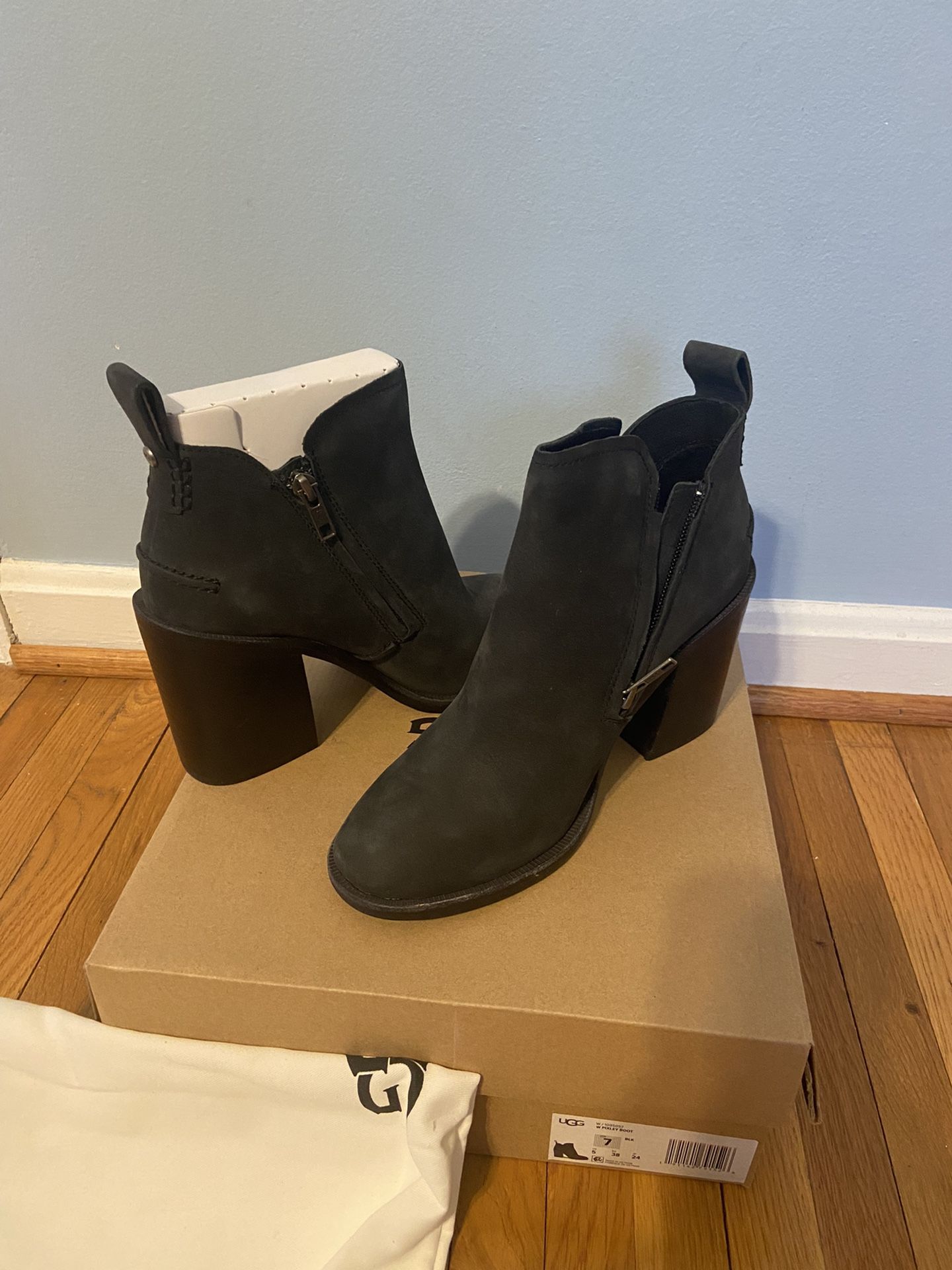 UGG Black Bootie Size 7, Brand new