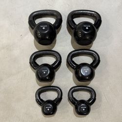 Double Set Of Iron Kettlebells 5-10-15 Pounds x2