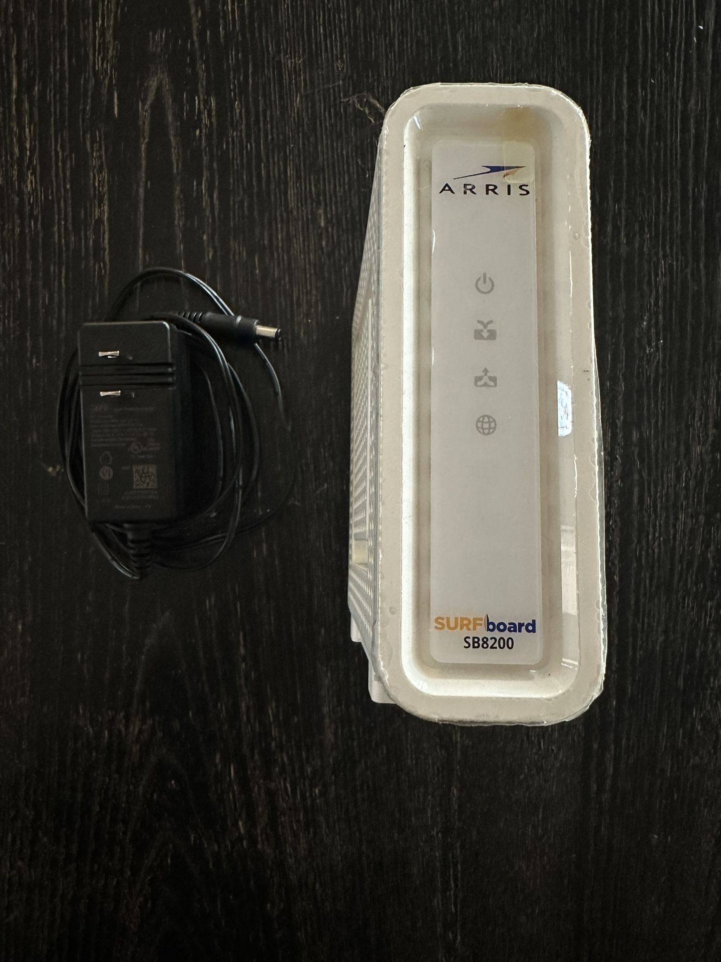 Arris Surfboard SB8200 Modem