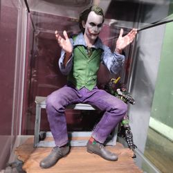 EXCLUSIVE SIDESHOW DC Dark Knight The Joker Heath Ledger Premium Format Figure