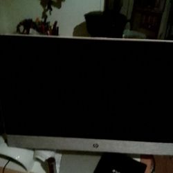 HP COMPUTER 24INCHES