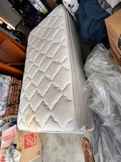 Sherwood Twin mattress w box spring