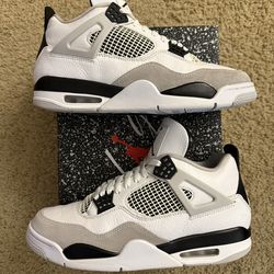 Size 10.5 (used, OG box ) - Air jordan 4 retro military black