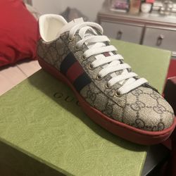 Gucci shoes $550
