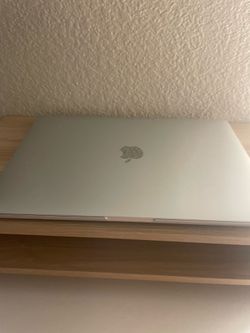 Apple 2019 Macbook Pro Silver