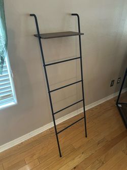 Blanket Ladder Shelf