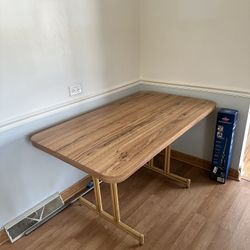 Wooden Table (laminate)