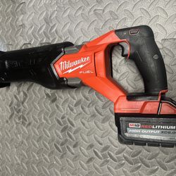 Milwaukee M18 Sawzall With 6ah Battery Like New 