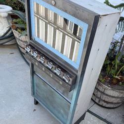 Vintage Snack Machine No Key As Is 