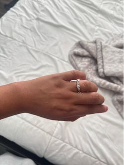 Swarovski 3 diamond ring